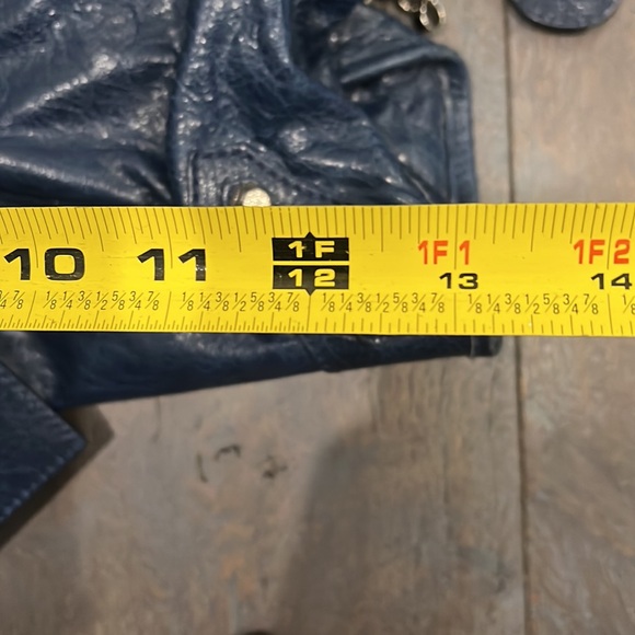 Beautiful blue crinkled leather city - Picture 10 of 13